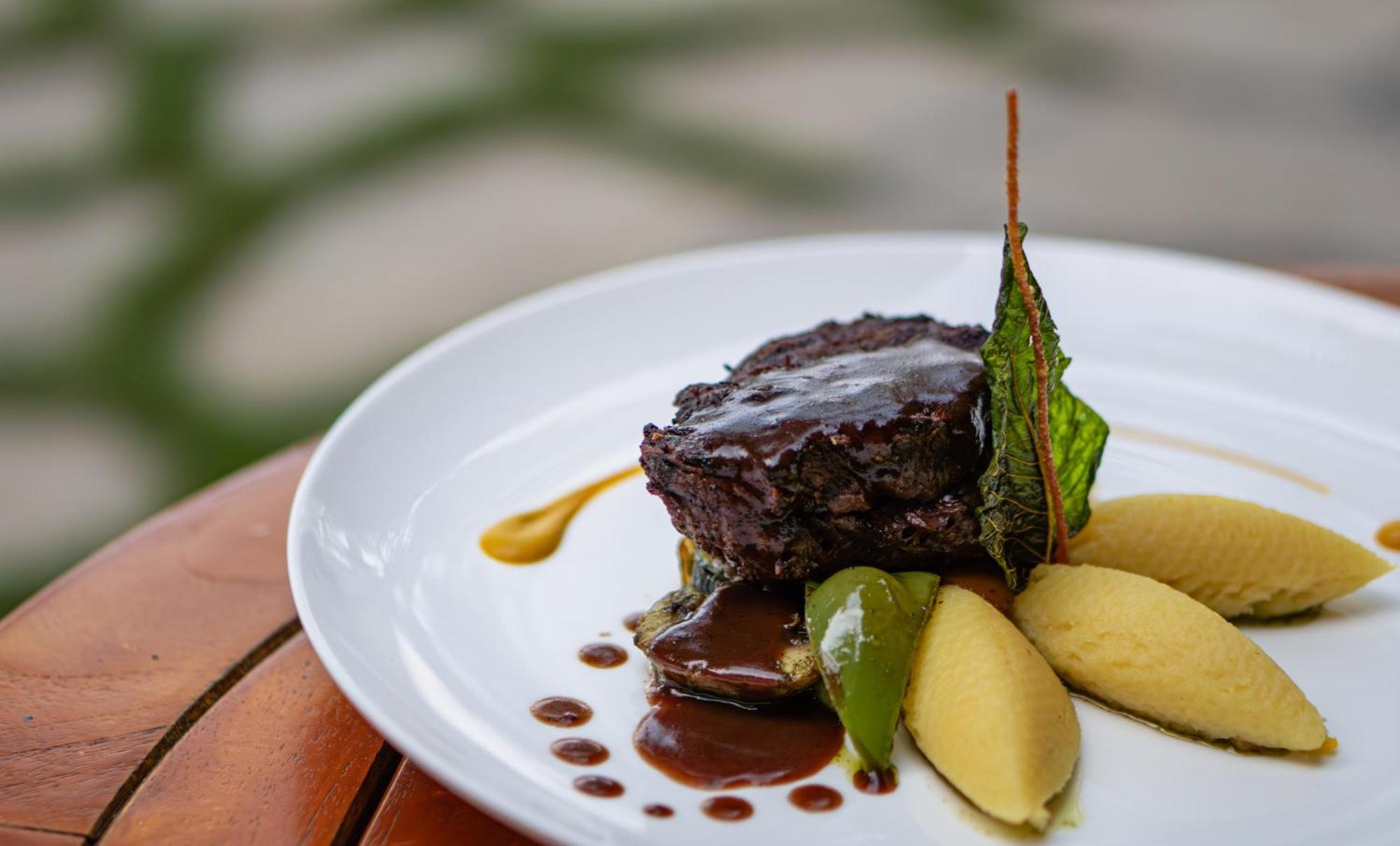 Sudamala Resort, Komodo, Labuan Bajo Eksteriør bilde A steak prepared with the sous-vide technique